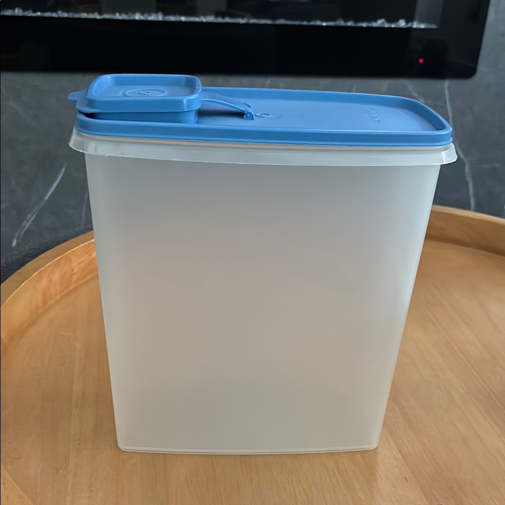 BRAND NEW - Tupperware Blue and White Container with spout